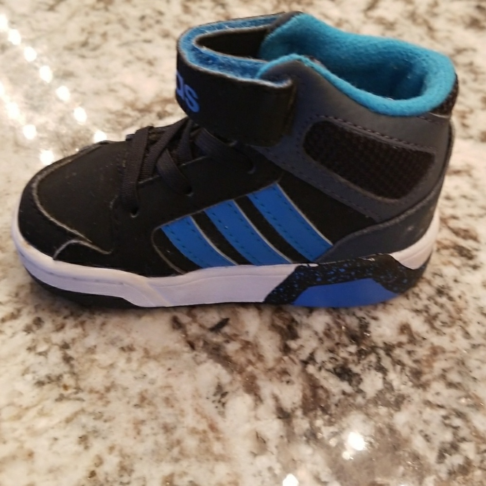 Shoes - Picture 3 of 4